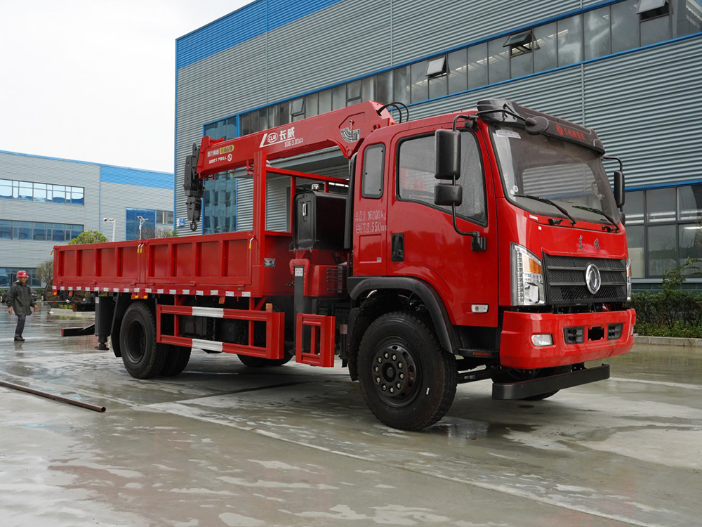 國六東風D912小黃牌長威6.3噸三節(jié)直臂吊機隨車吊